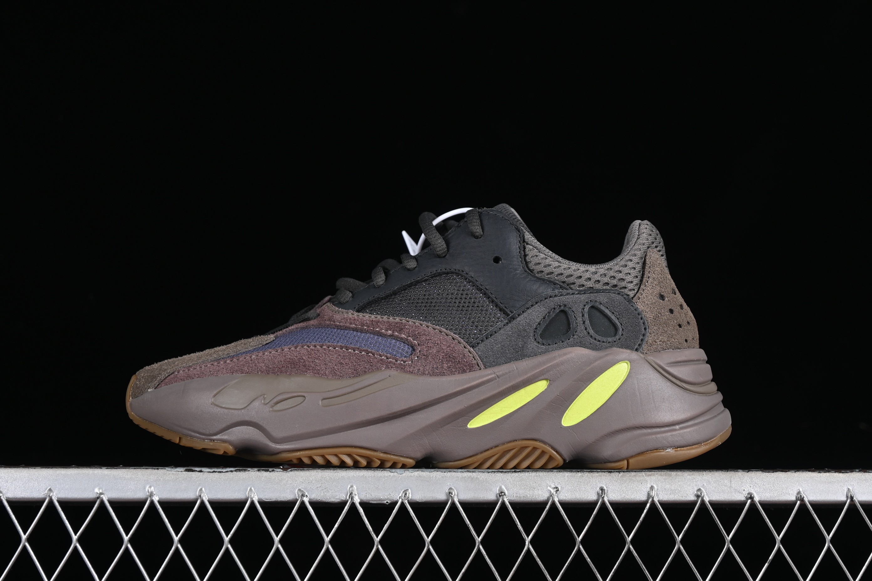 Ad Calabasas Yeezy Boost 700 Runner EE9614
