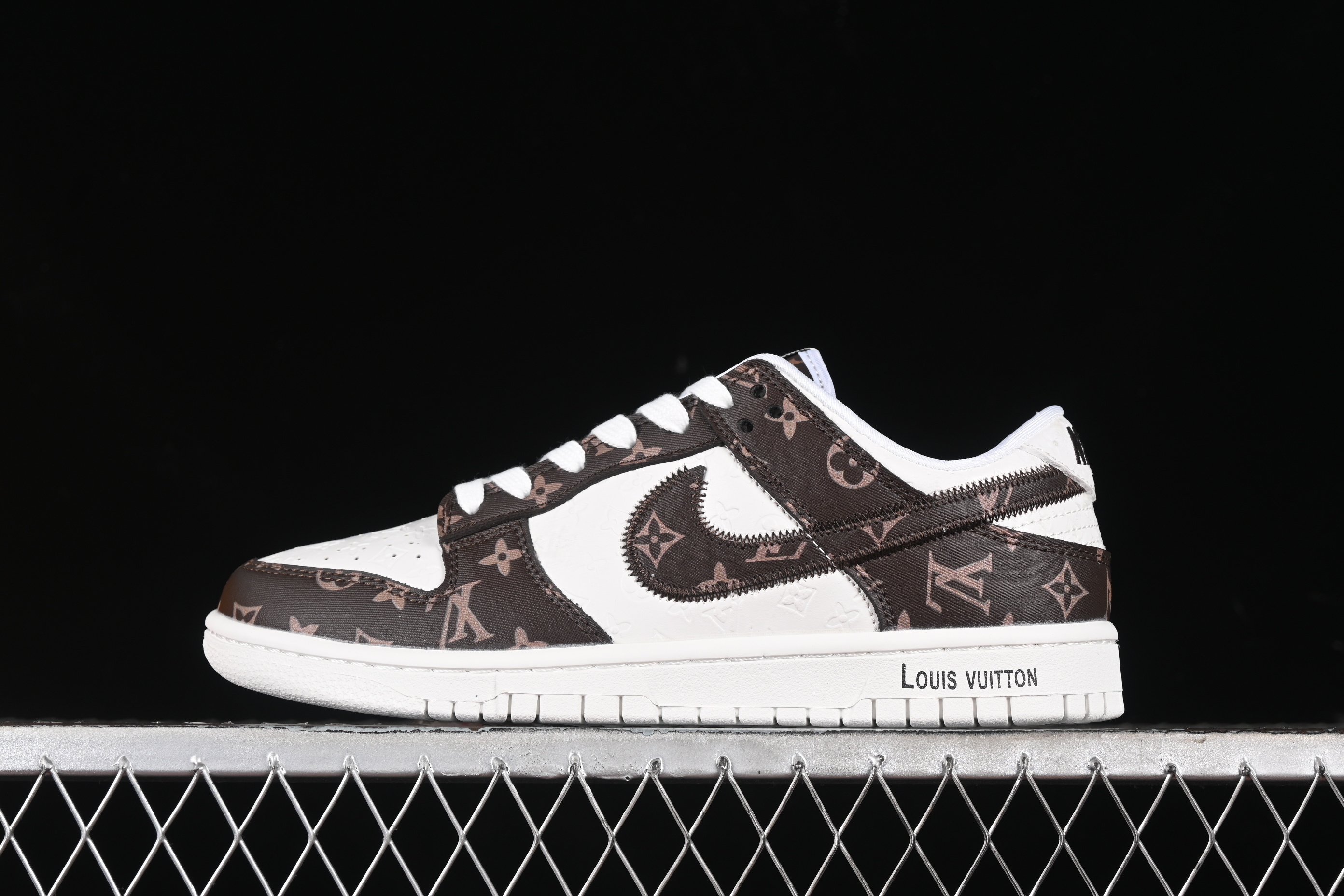 Nk SB Dunk Low LV DQ1098 360