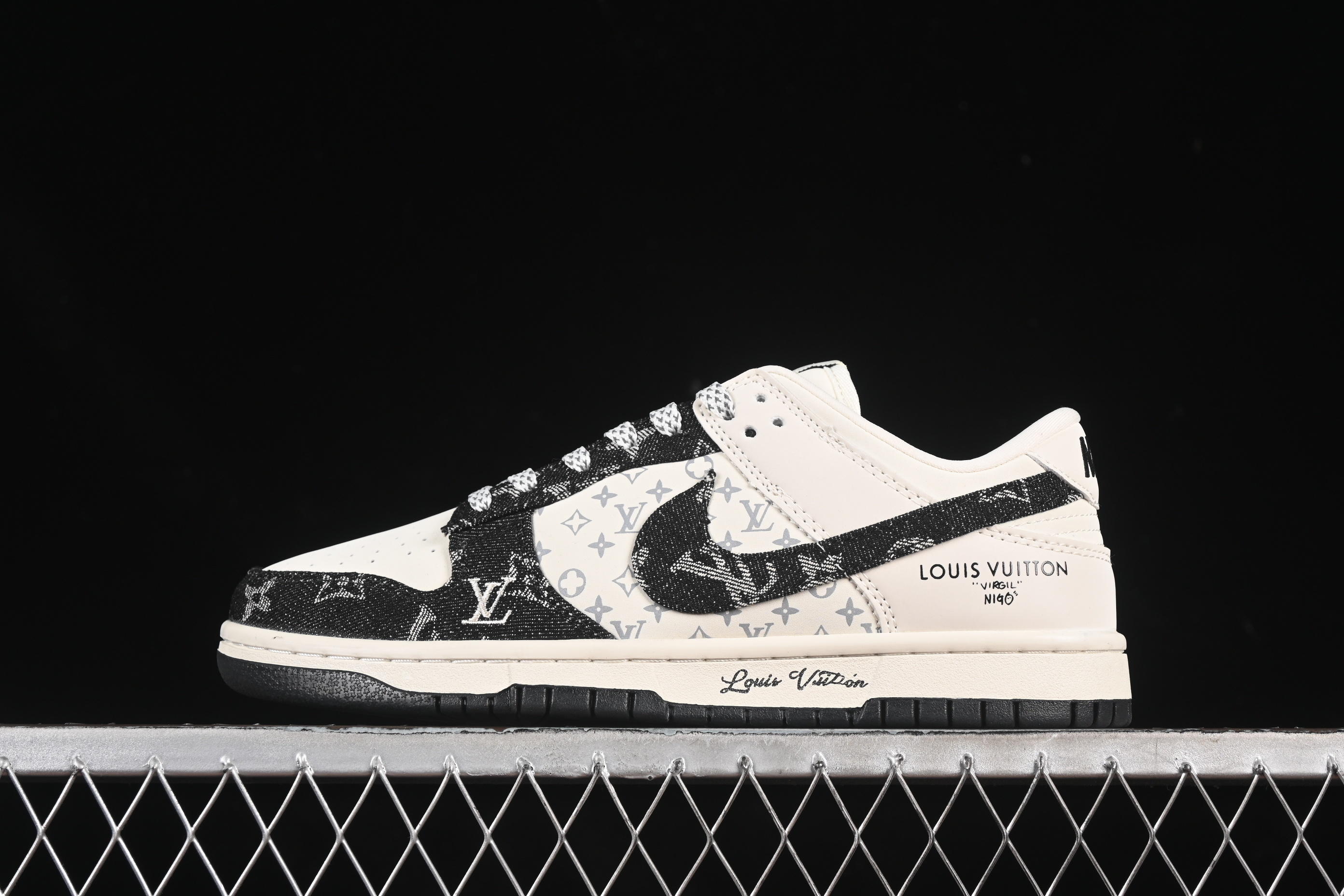 NIKE DUNK SB LOW JH8310 946