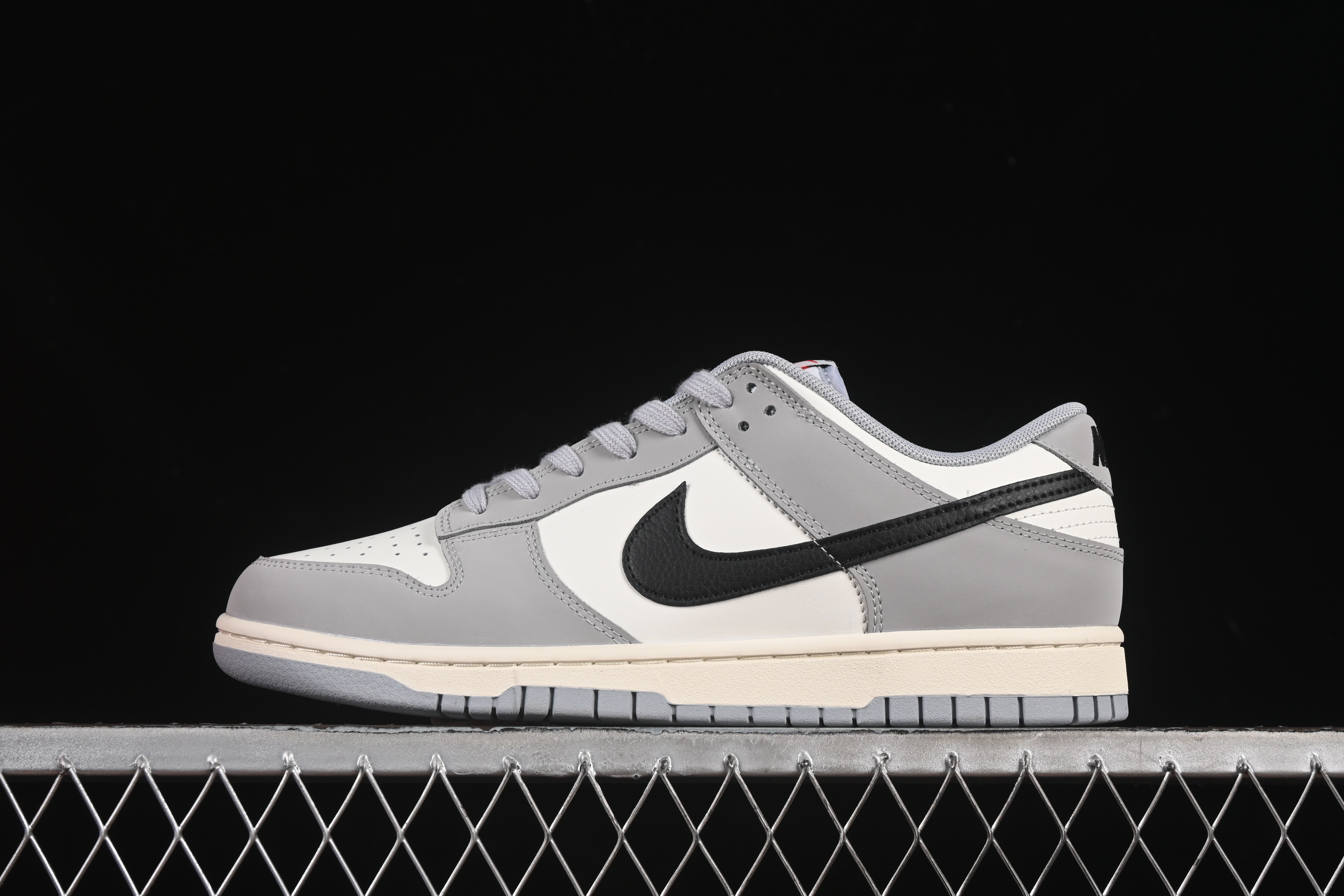 NIKE SB DUNK LOW PRO IB3079 101
