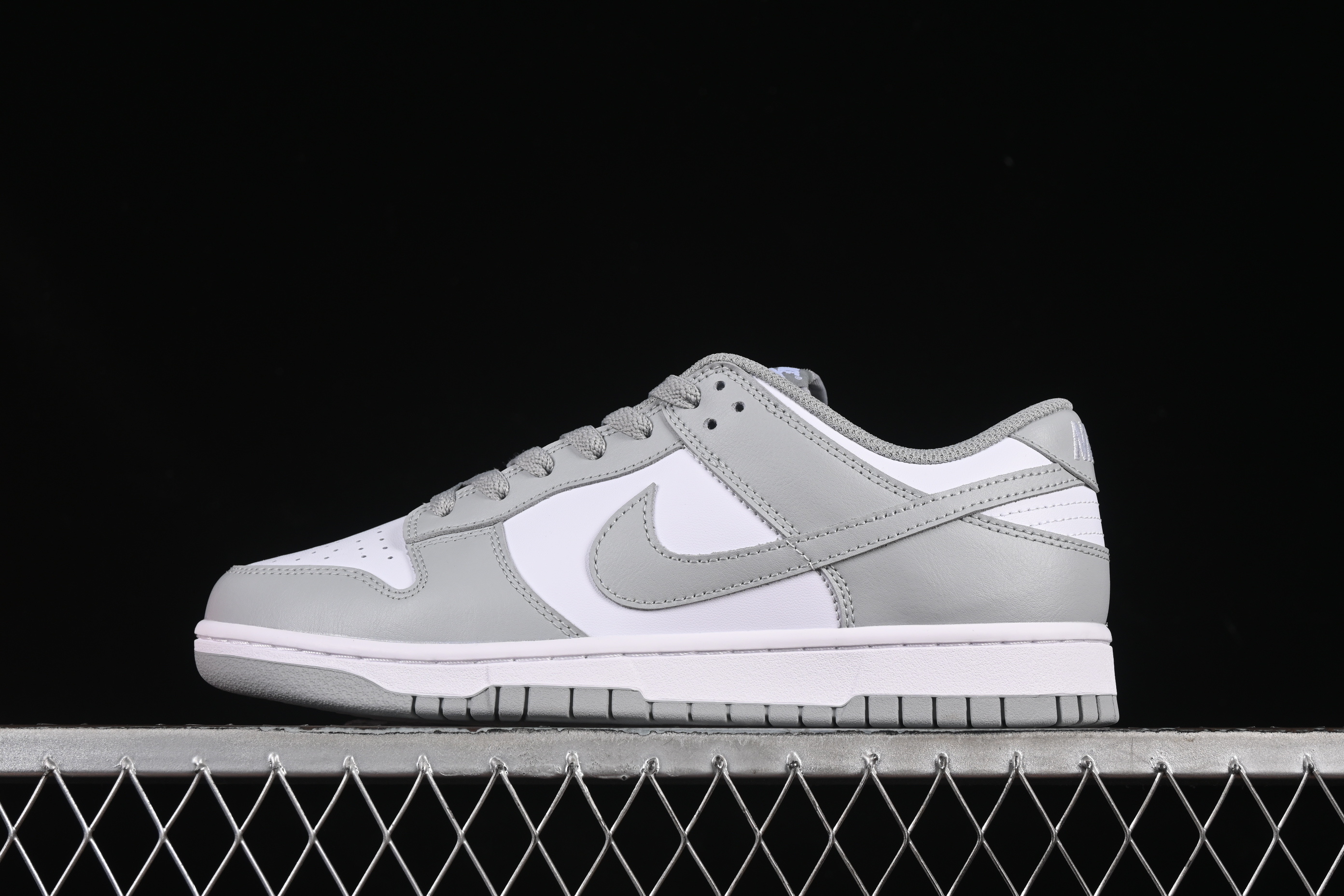 Nike SB Dunk Low HF5441-105