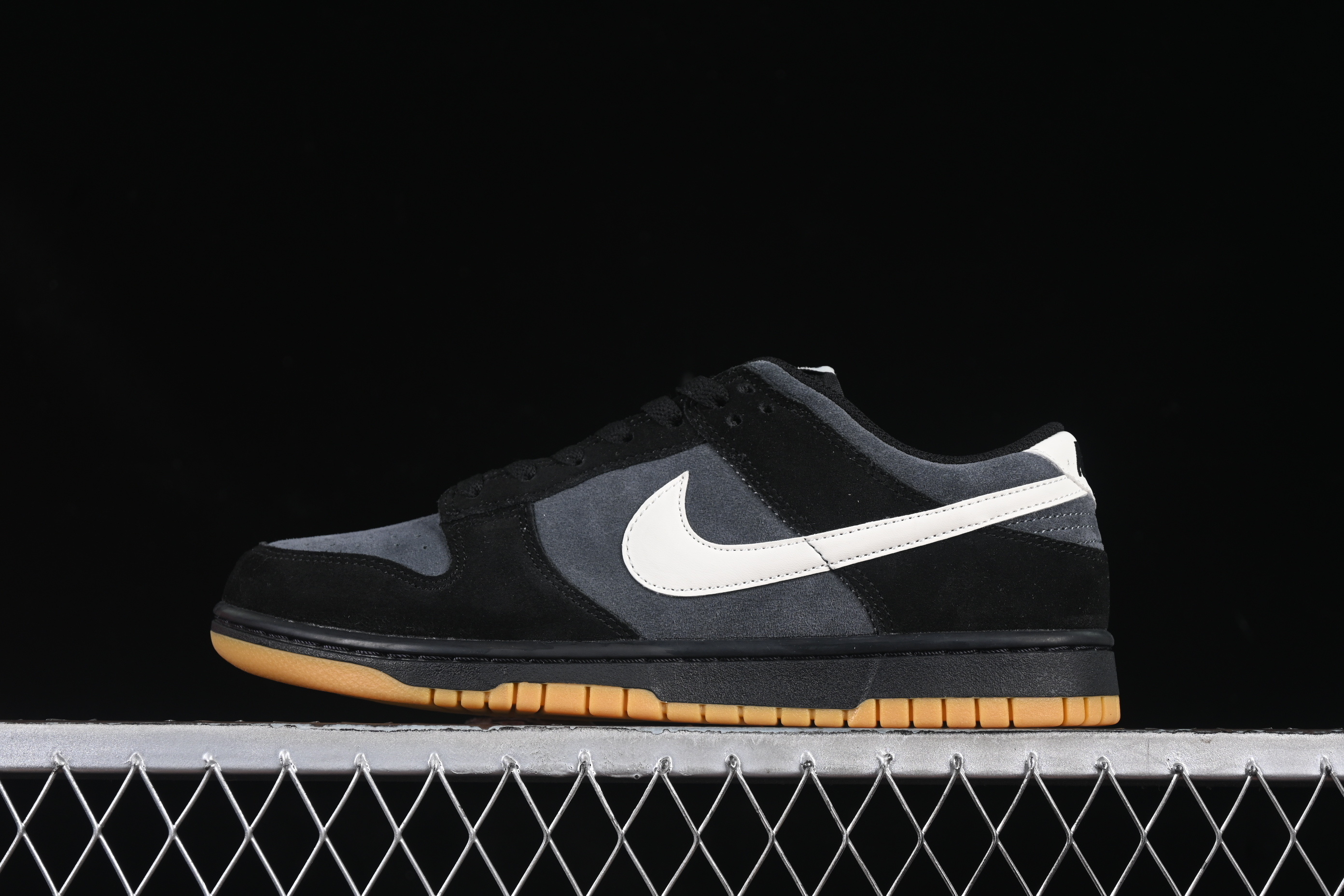 Nike Dunk Low HQ1931-001