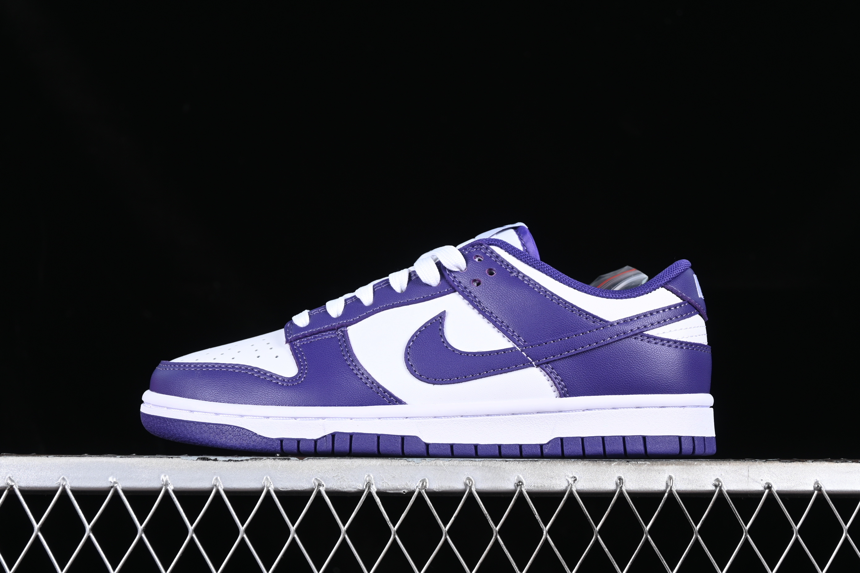 Nike Dunk Low SB Retro DD1391-104