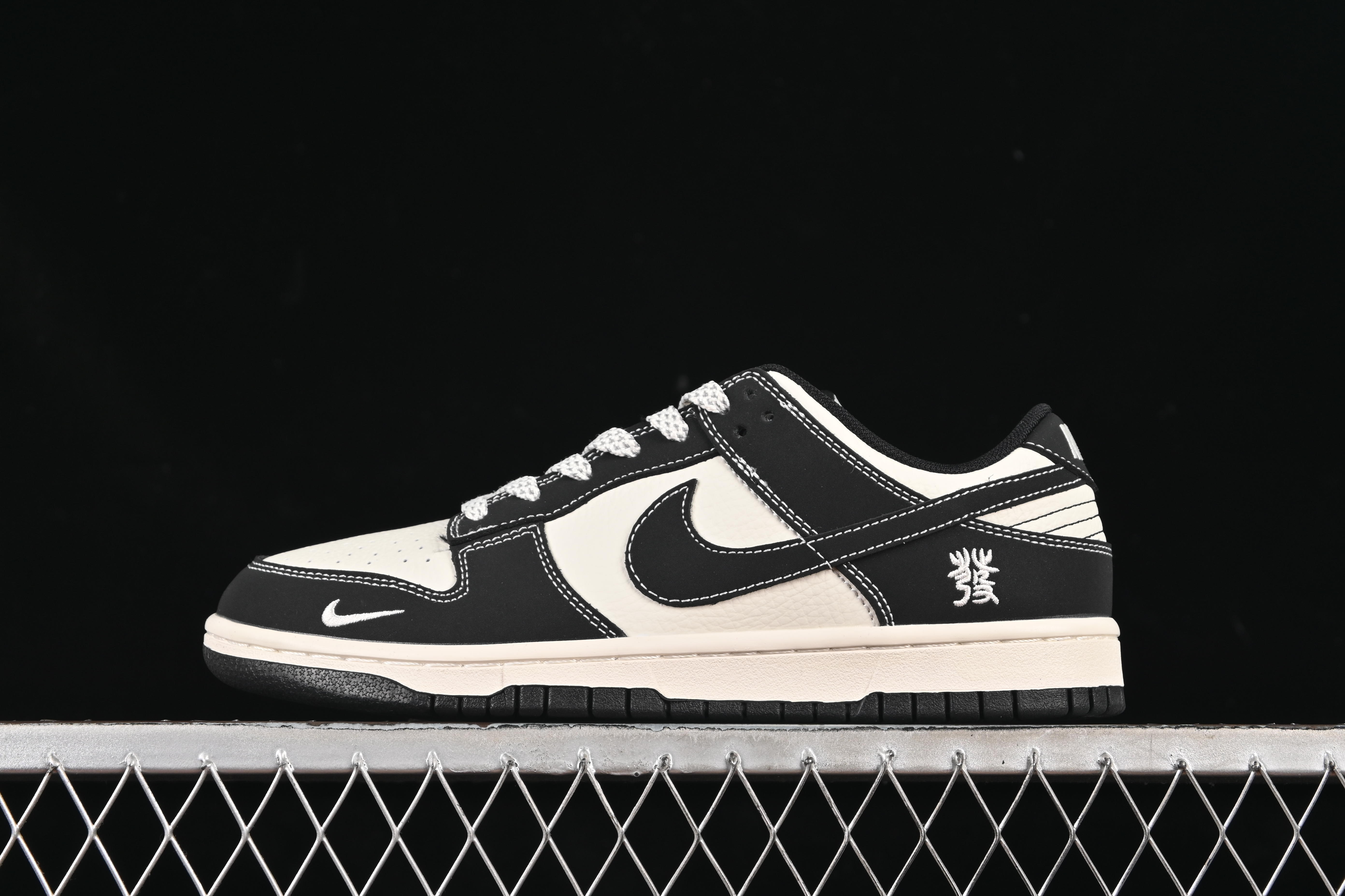 NIKE DUNK SB LOW CS1688 112
