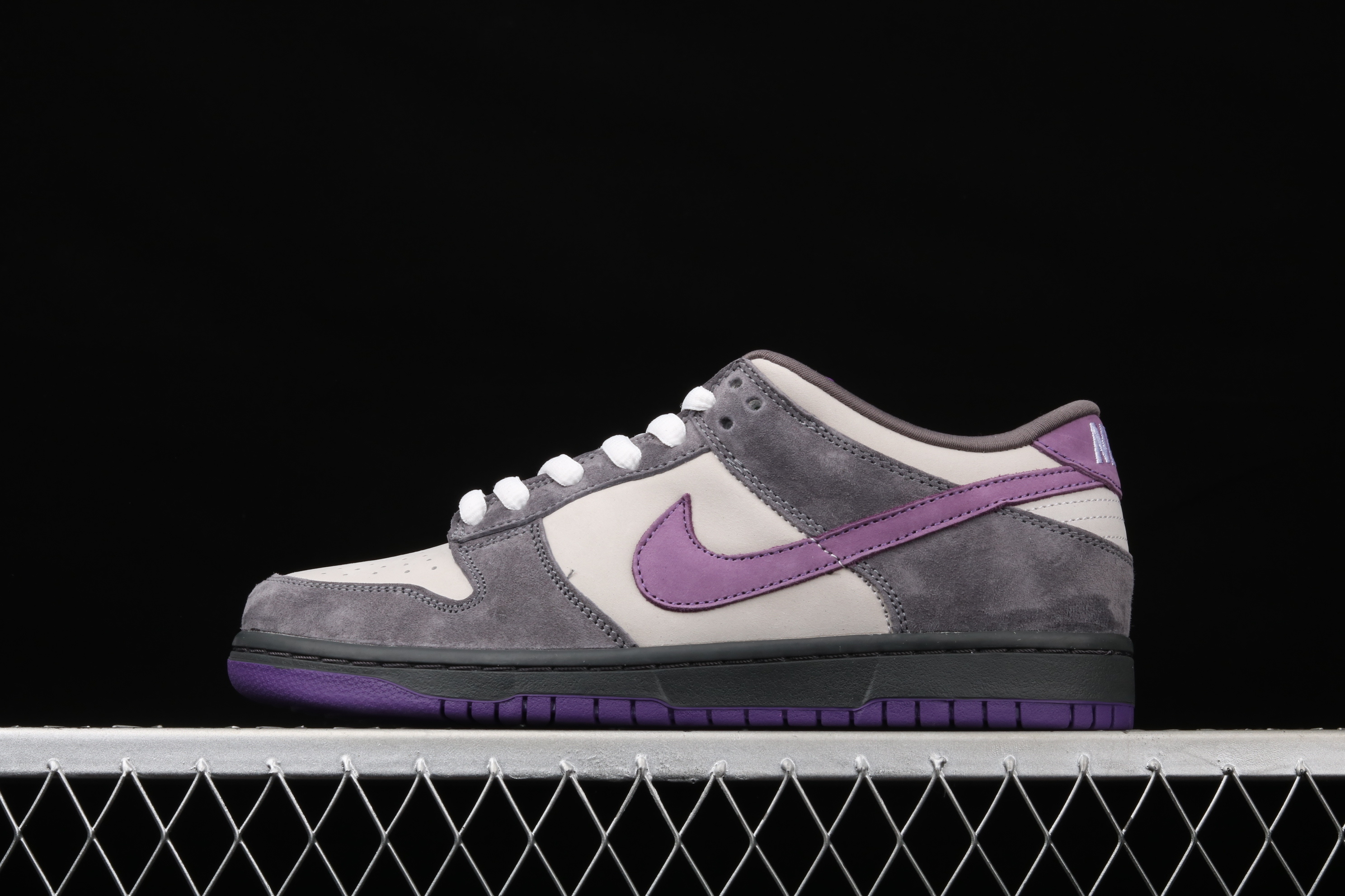 Nike Dunk SB Low 304292-051